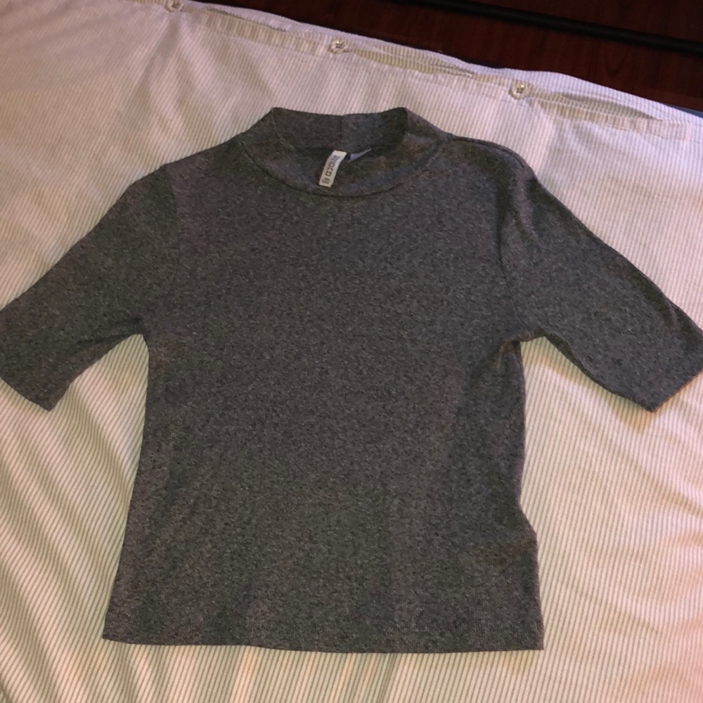 H&M mock neck crop top